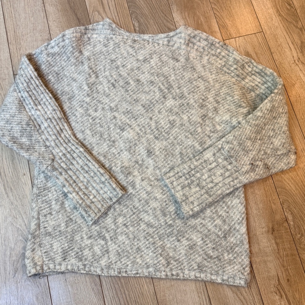 Max Studio Grey Sweater size M - Picture 6 of 6